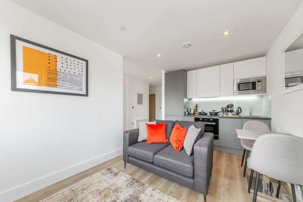 Bright Contemporary Studio In East Grinstead Extérieur photo